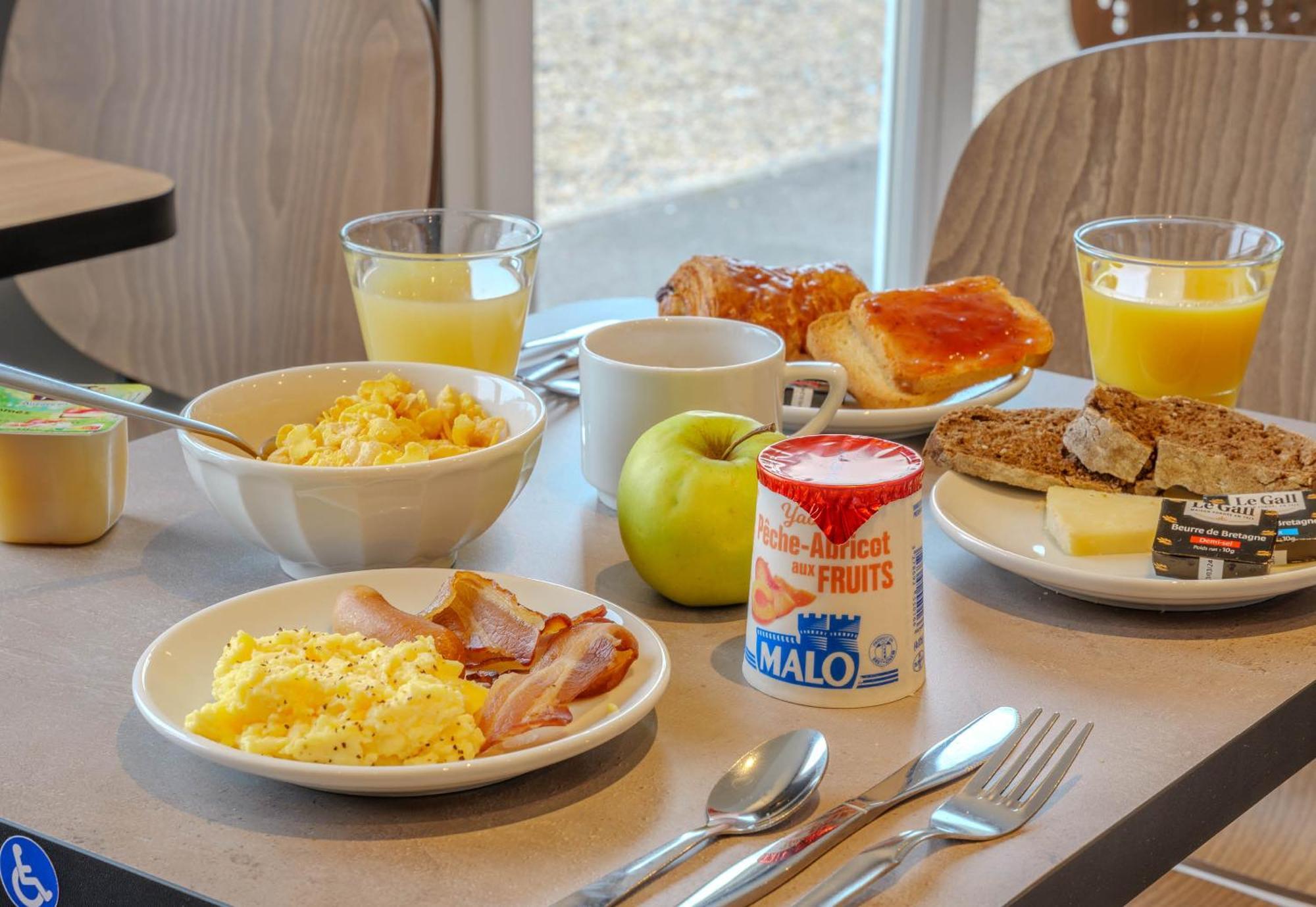 B&B Hotel Compiegne 토우로트 외부 사진